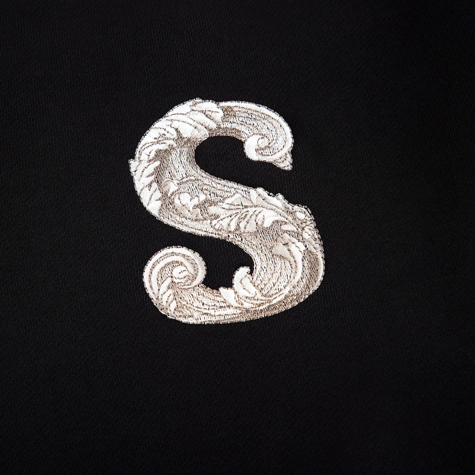 "awakening" Crewneck black 02