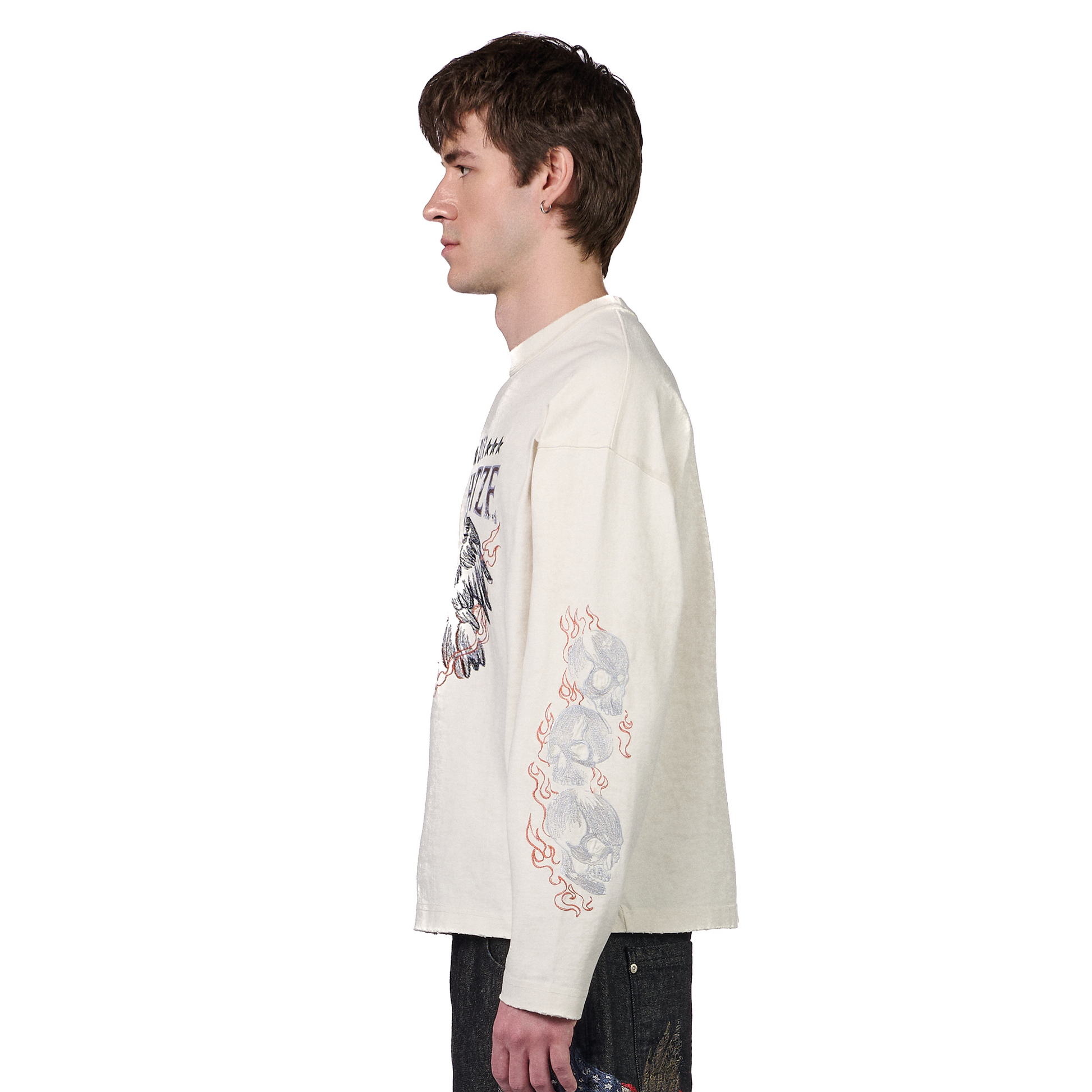 "hellboy" Longsleeve off white